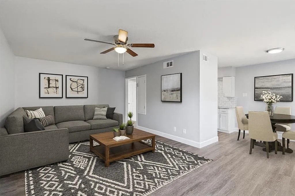 4832 Locke Ave — Photo 2