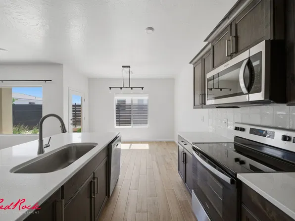 391 S Deep Creek Dr, Washington, UT 84780