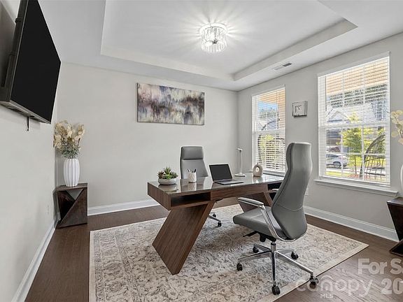 5th image of 241 Boxelder Rd