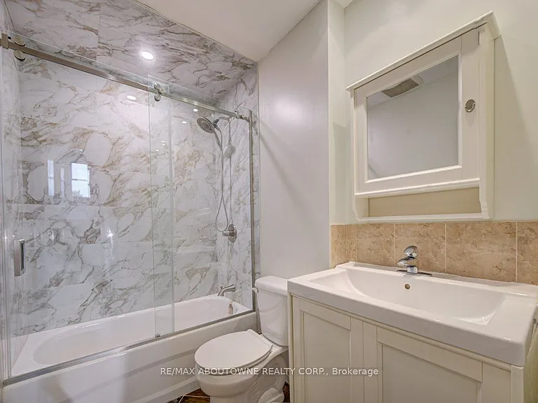30 Heslop Rd #16 — Photo 12