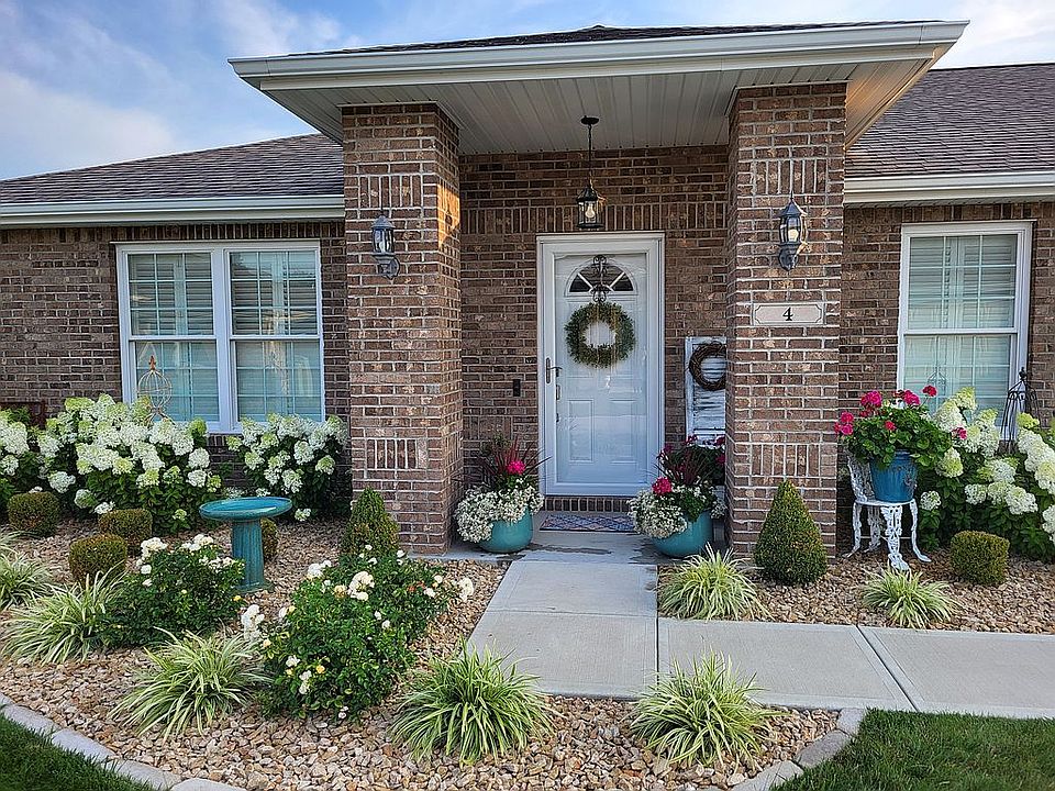 2nd image of 4 Ava Dr