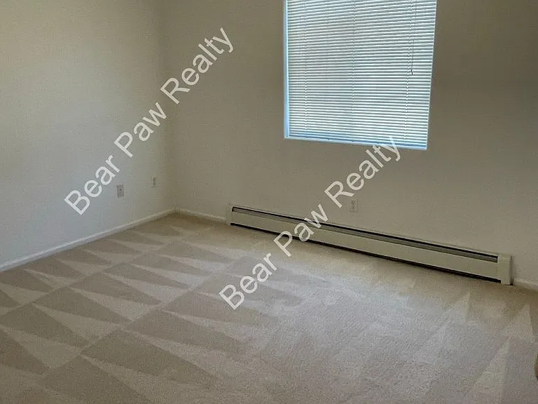 1218 Taft Ave — Photo 11