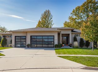 8310 Sky View Cir, West Des Moines, IA 50266