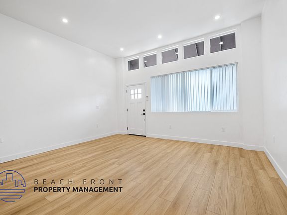 3rd image of 1049 Pine Ave #60452478