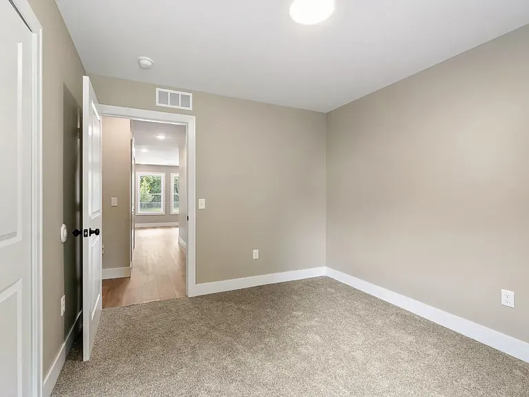 314 N Perrine St — Photo 22