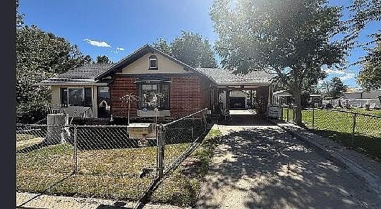 1st image of 910 Stonewall Ave