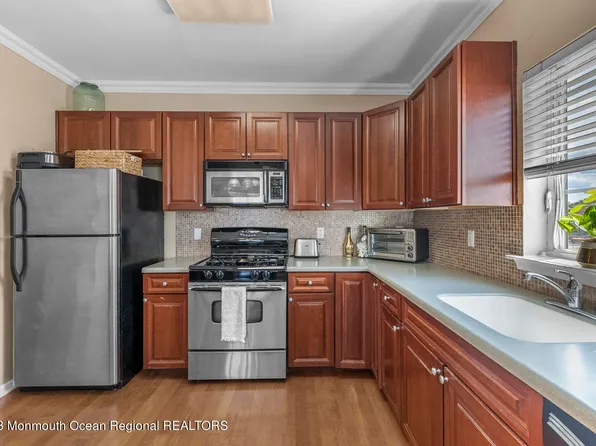 276 Beachway Avenue Apt 1, Keansburg, NJ 07734