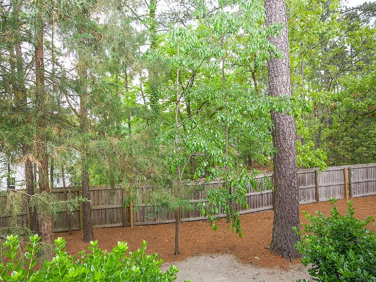 225 Adams Cir — Photo 34