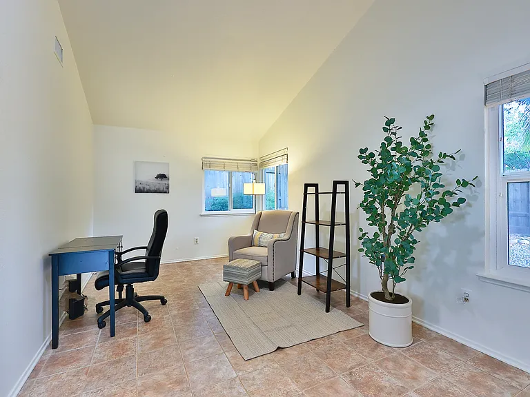 115 Rambling Dr — Photo 33