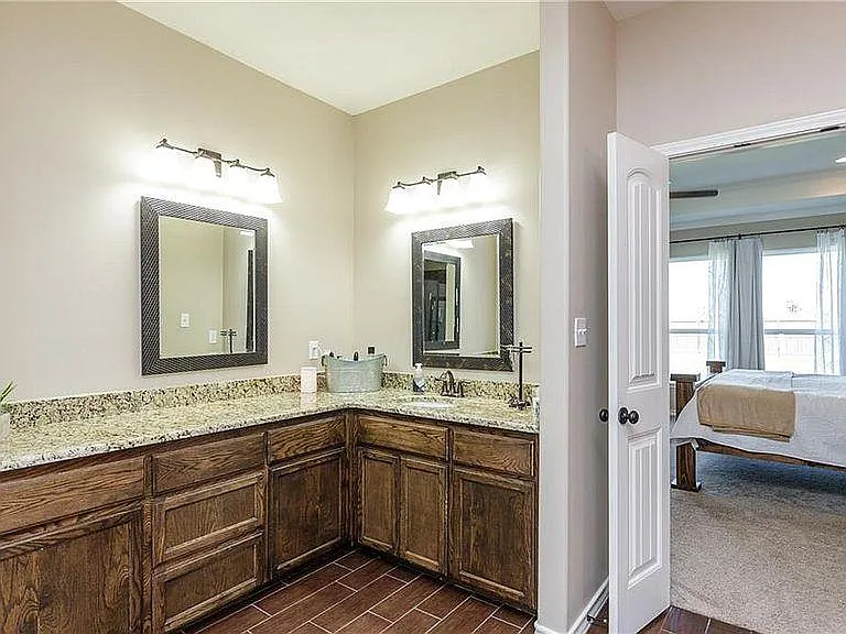 2126 Arman St — Photo 15