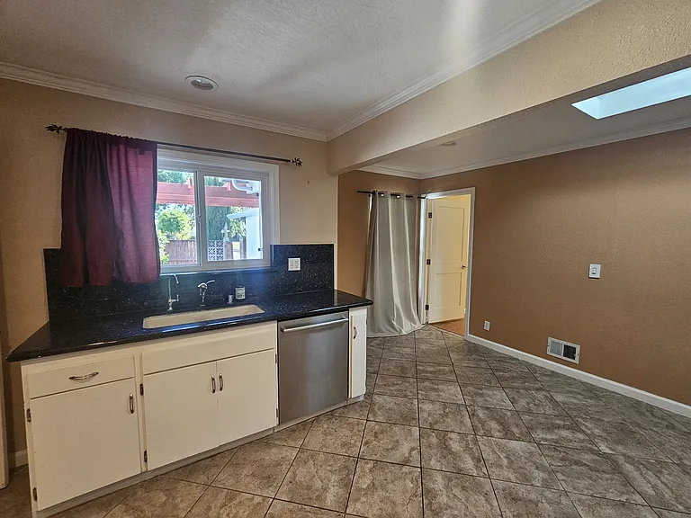 1137 W Knickerbocker Dr — Photo 13