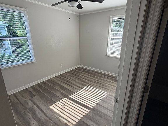 4th image of 120 Meadowdale Dr