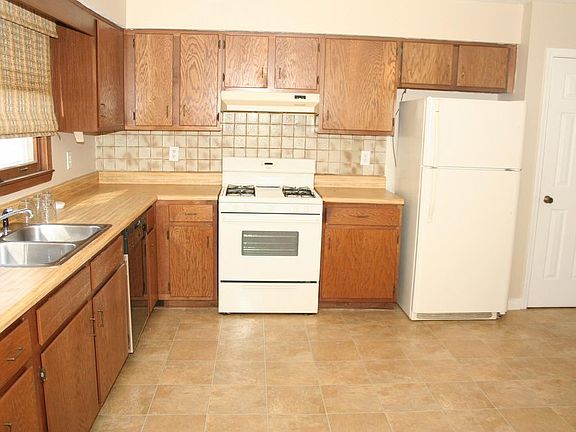 3rd image of 965 Glynn Oaks Dr