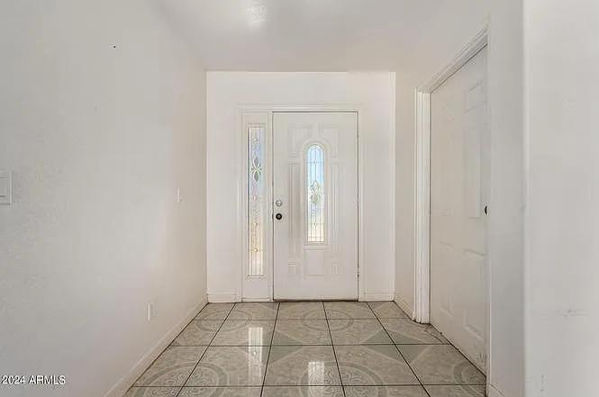 4 bed, 1901 sqft, $2,295 — Photo 3