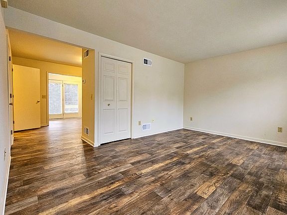 5th image of 256 Morgan Dr