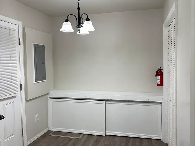 409 Illinois Ave — Photo 4