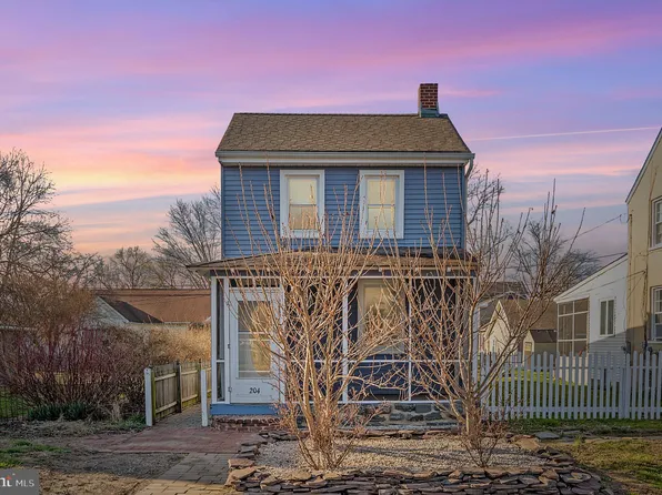 204 Washington St, Delaware City, DE 19706