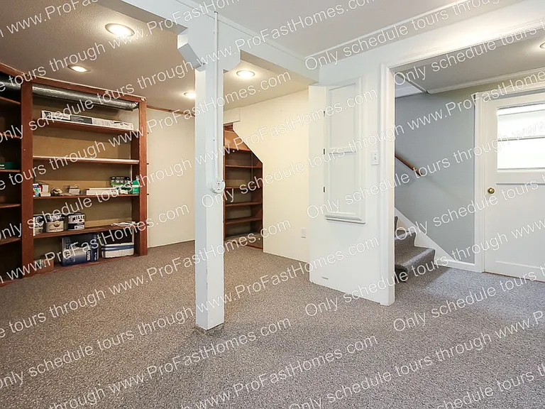616 SW Moss St — Photo 24