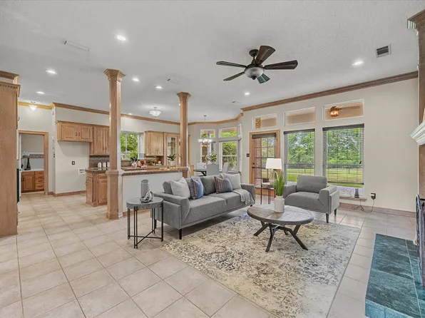 820 Windlake Cir, Heath, TX 75032