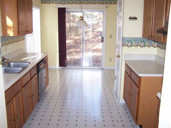 Nice kitchen open to pati