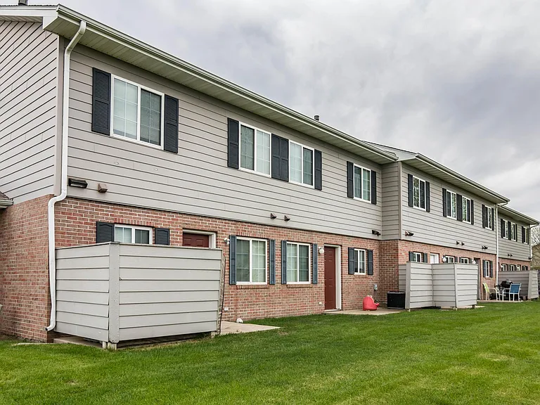 WestPointe Townhomes — Photo 19