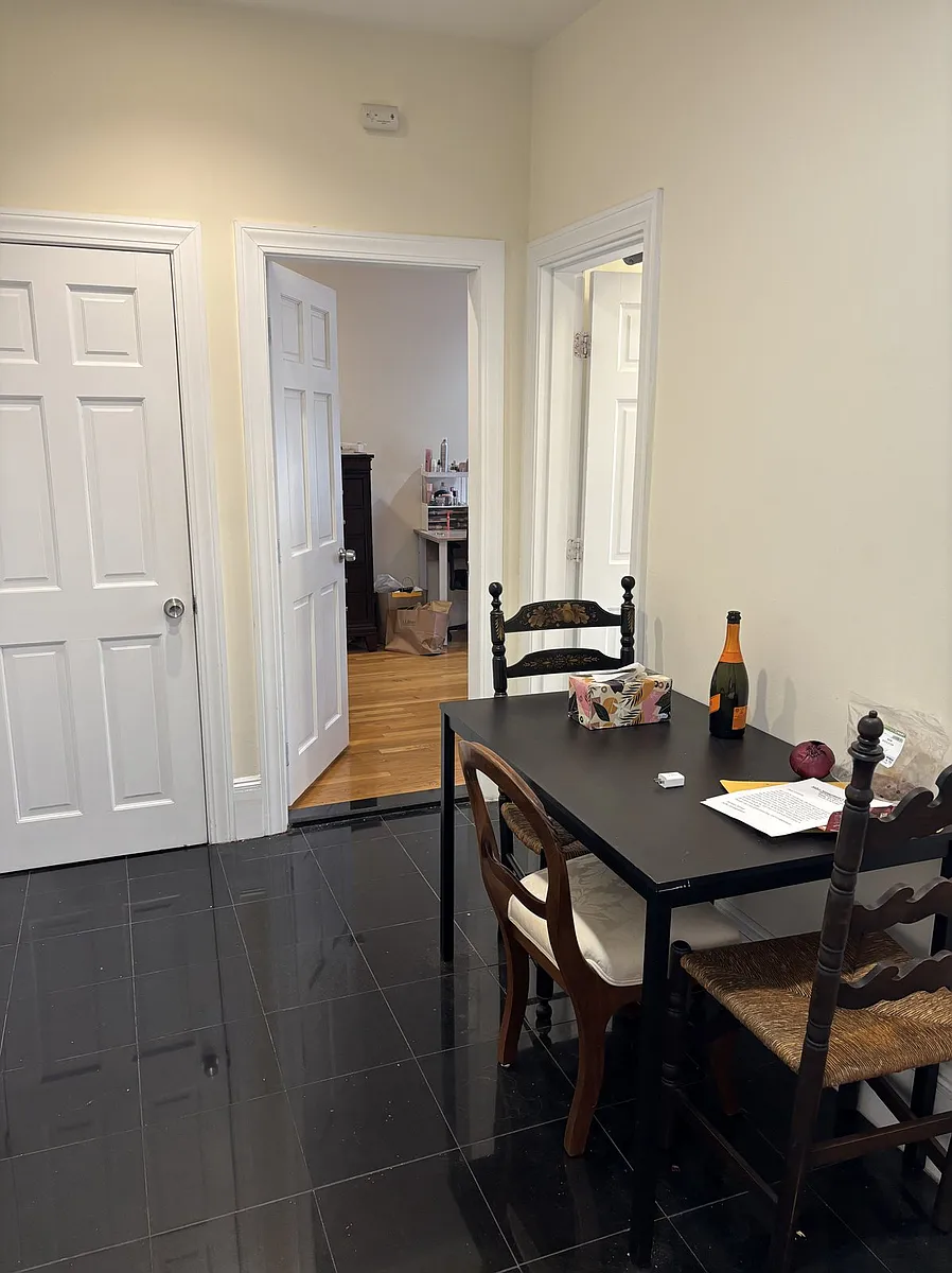 Building Photo - 13 Haviland St #1W