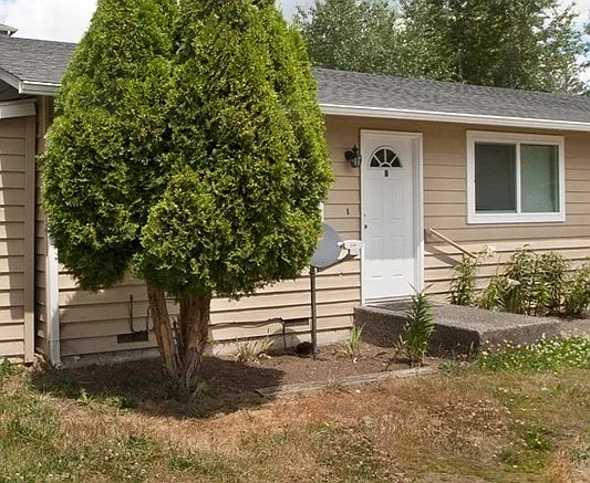 Chenault Ave, Hoquiam — Photo 1
