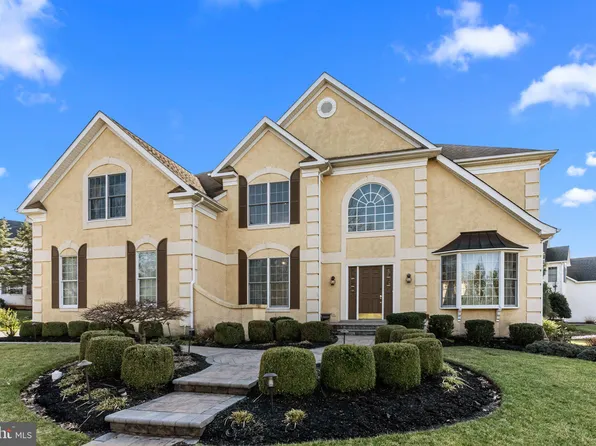 30 Addis Dr, Churchville, PA 18966