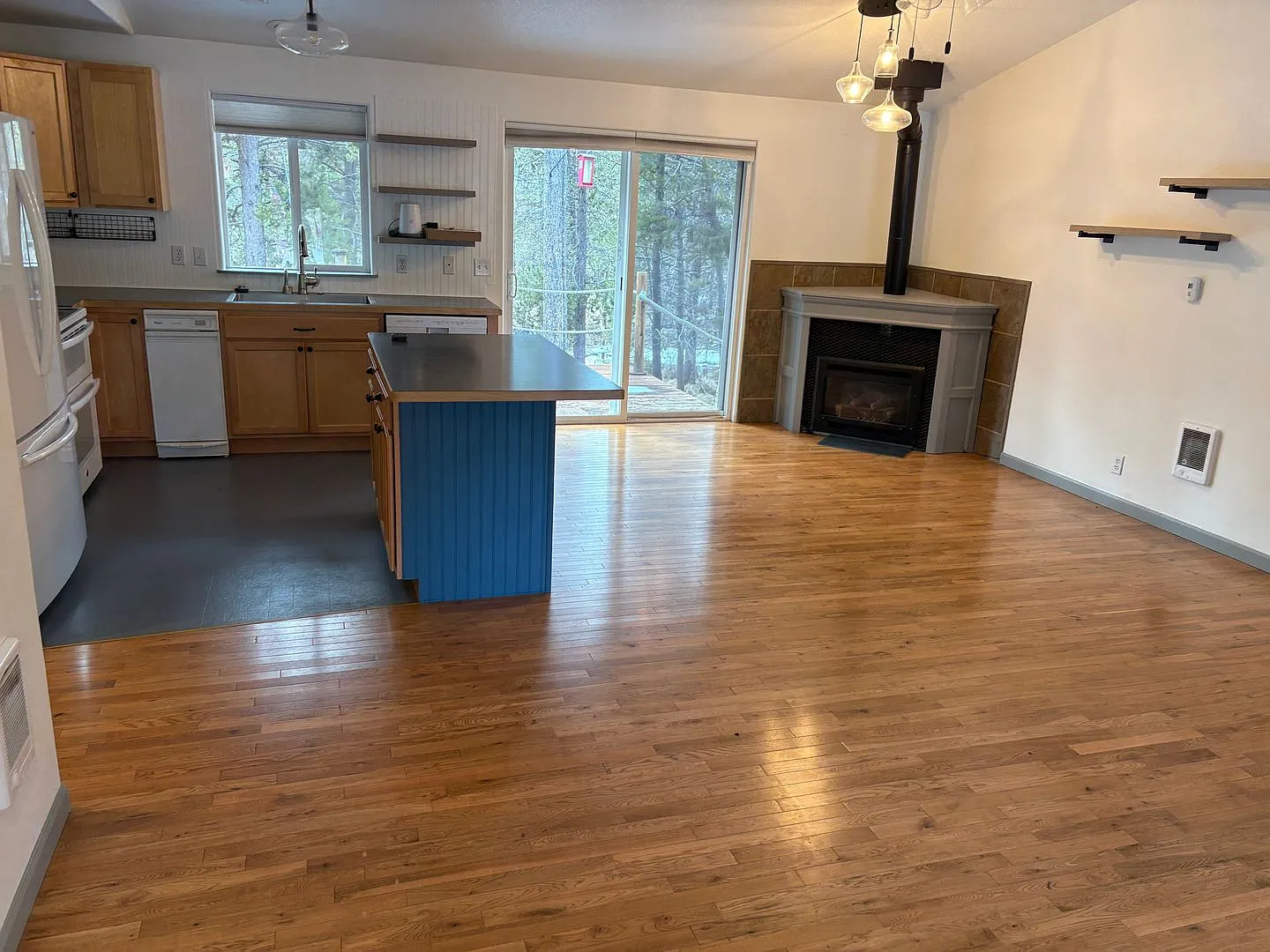Check Out This Beautiful Sunriver Home — Photo 3