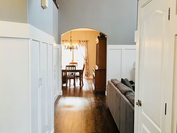 3rd image of 4718 N Sunset Way