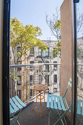 Rented by Compass | media 12