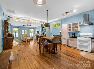 2622 Greenville Hwy, Flat Rock, NC 28731