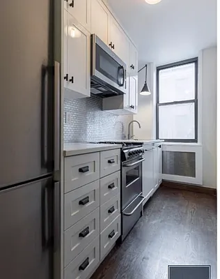 Rented by Bond New York | media 29