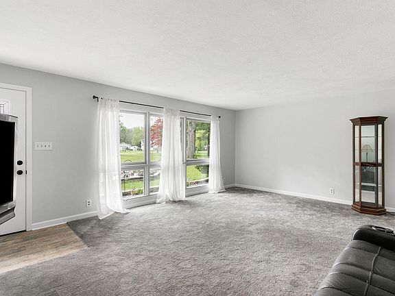 4th image of 55960 Apple Rd