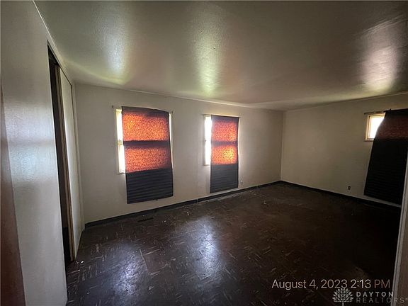 4th image of 2104 Esmeralda Ave
