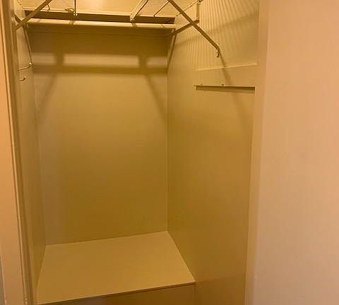 4th image of 1900 Manning Ave #5