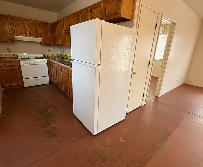 1355 N Columbus Blvd #A — Photo 8