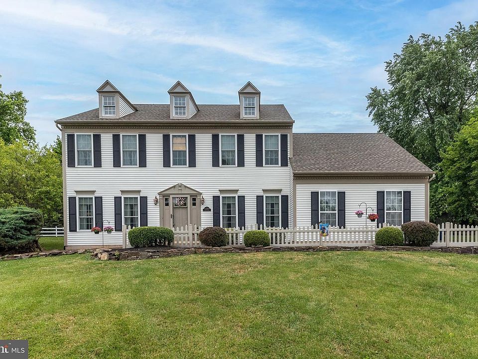 1st image of 2236 Lilac Ln