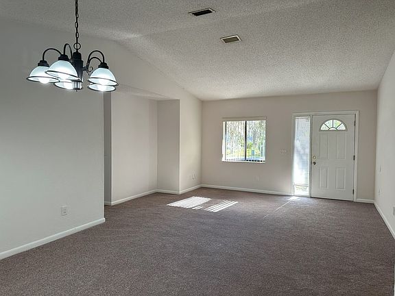 4th image of 125 Blare Dr