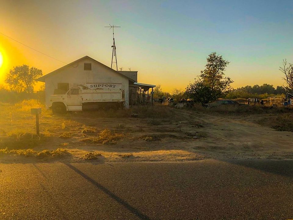 1st image of 9425 Pioneer Ave