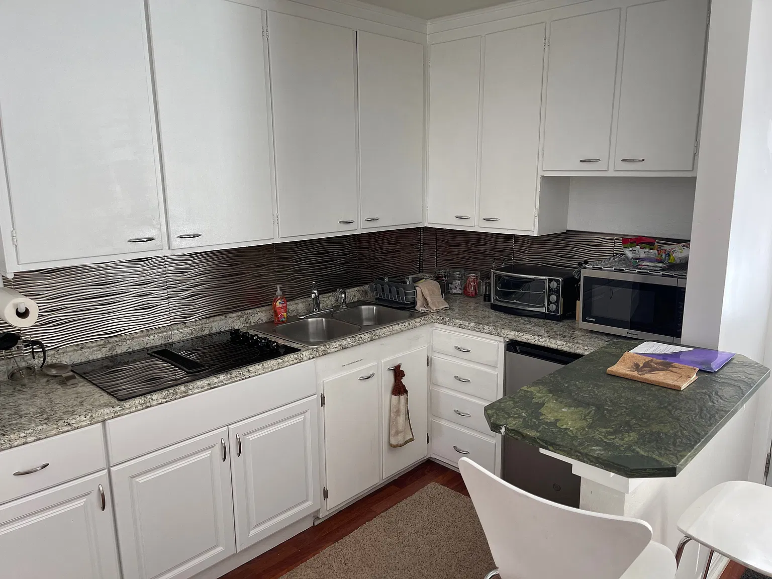 Furnished 2 Bed / 1 Bath Apartment, Walk to the Hot Pools, All Utilities Included, Lava Hot Sprin... — Photo 2