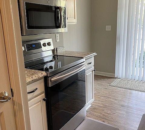 Microwave & convection oven