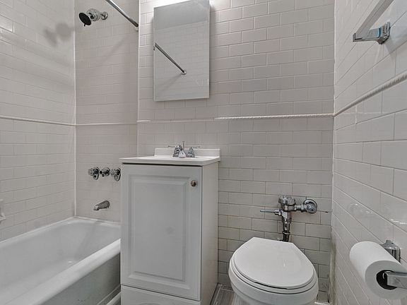 5th image of 330 E 85th St APT 1B
