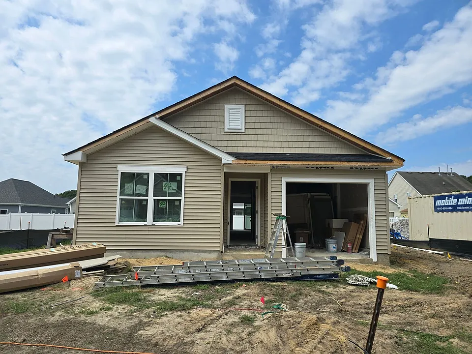 208 Winborne Ln