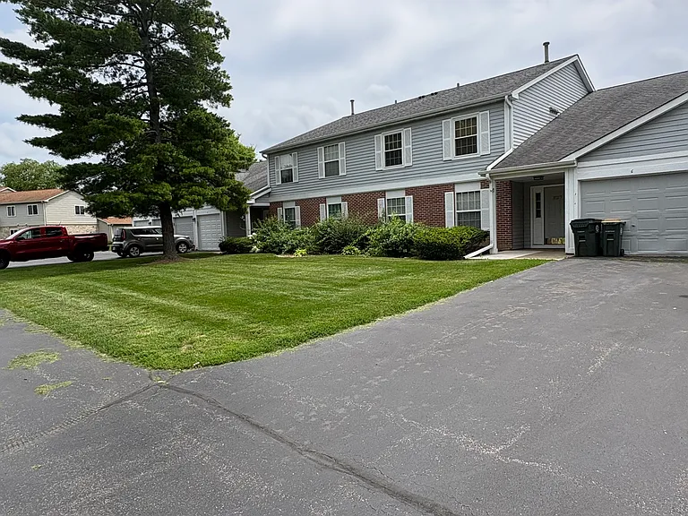 227 Brett Cir #D — Photo 1