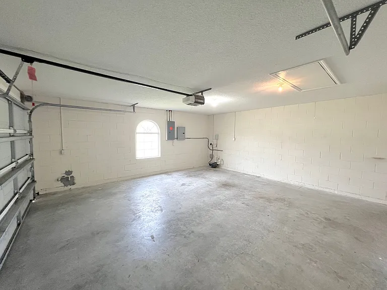 87 Rose Dr — Photo 49