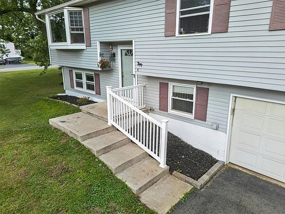 4th image of 4264 Witherden Rd