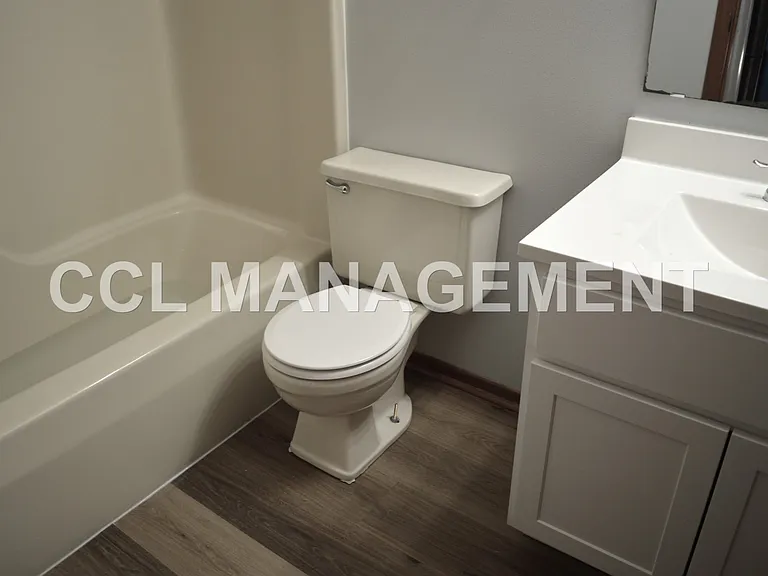 1237 Sunfield St #3 — Photo 6
