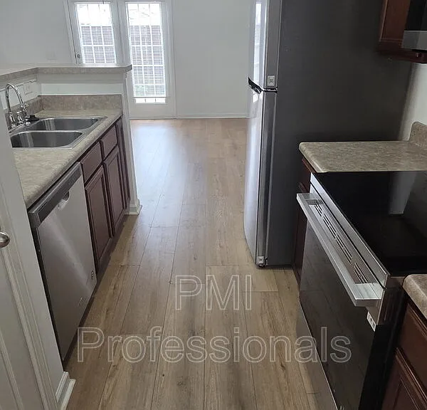 108 Oak Valley Cir — Photo 4