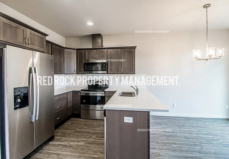 203 S Woodlawn Ln — Photo 32